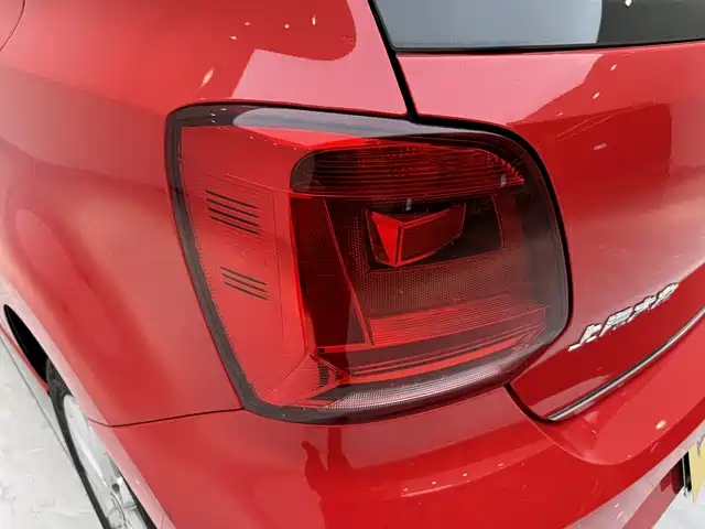 Volkswagen Polo 2018 1.5L Automatic Luxury фото 18