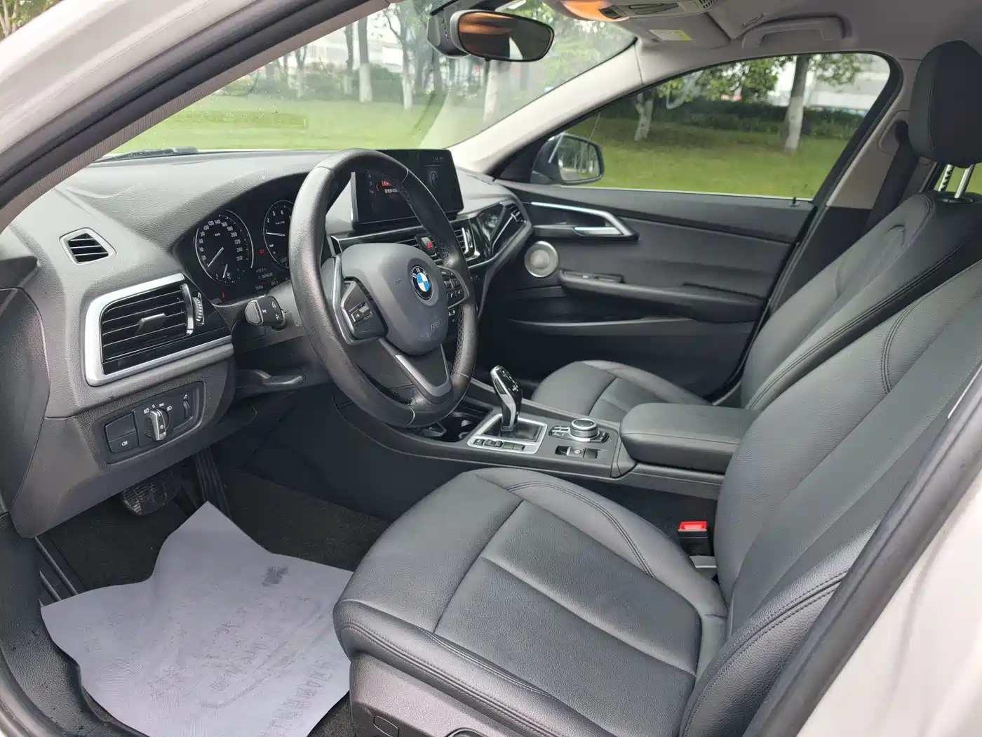 BMW 1 Series 2021 120i M Sport фото 6
