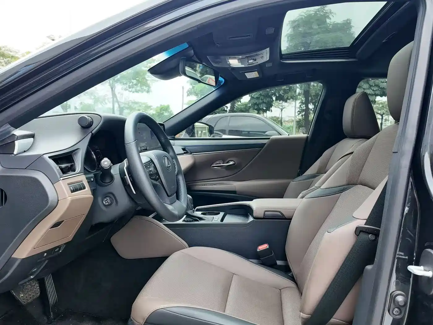 Фото 4 - Lexus ES