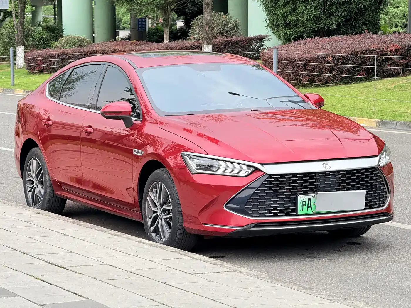 BYD Qin PLUS 2021 DM-i 120KM Premium фото 2