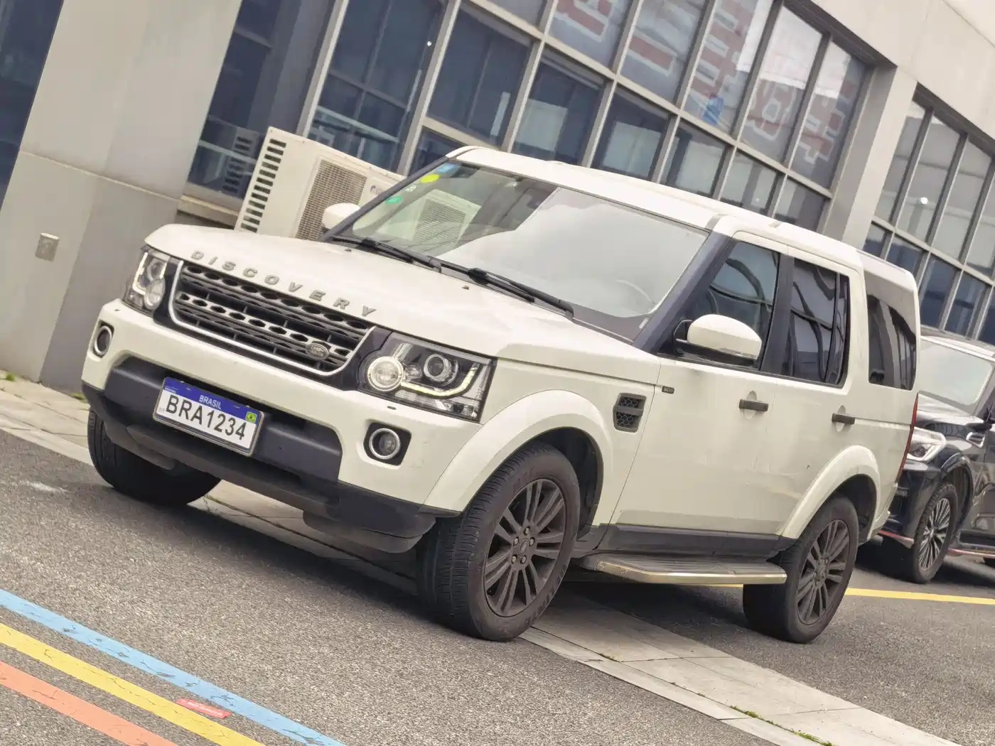 Land Rover Discovery 2016 3.0 SC Black Edition SE фото 9