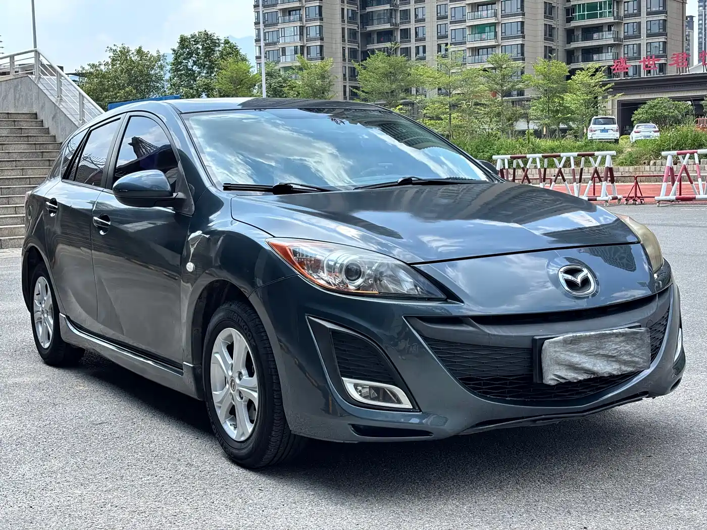 Mazda Mazda3 Axela 2012 2012 Hatchback 1.6L Automatic Elite