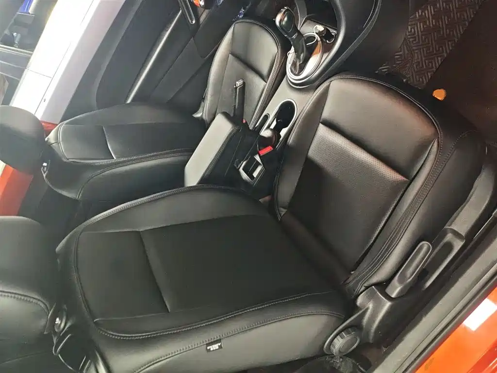 Volkswagen Beetle 2017 180TSI Enjoy фото 25