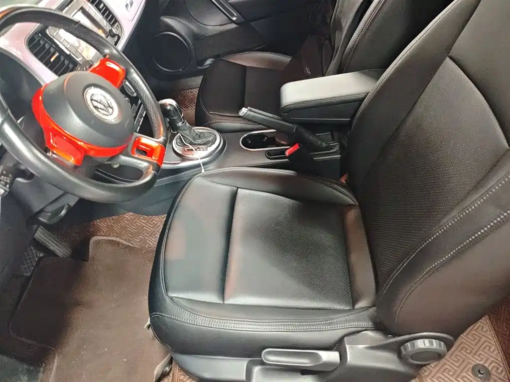 Volkswagen Beetle 2017 180TSI Enjoy фото 15