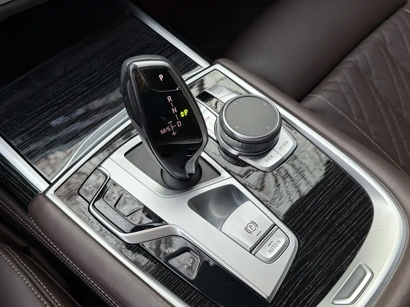 BMW 7 Series 2019 Facelift 740Li Exclusive M Sport Package фото 18