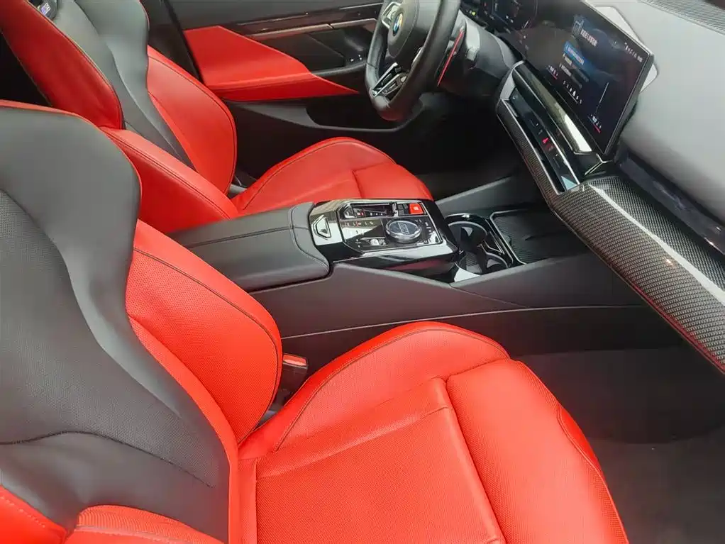 BMW M5 New Energy 2025 M5 фото 8