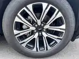 Фото 14 - Ford Explorer
