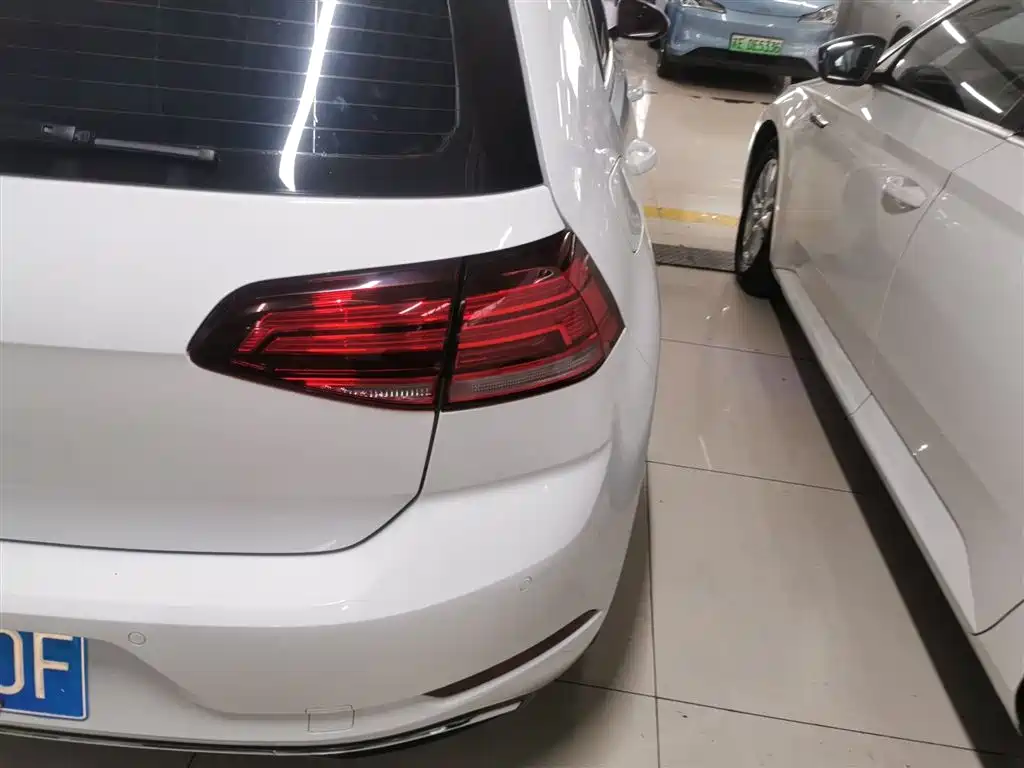 Volkswagen Golf 2020 200TSI DSG Comfort Progressive Edition фото 8