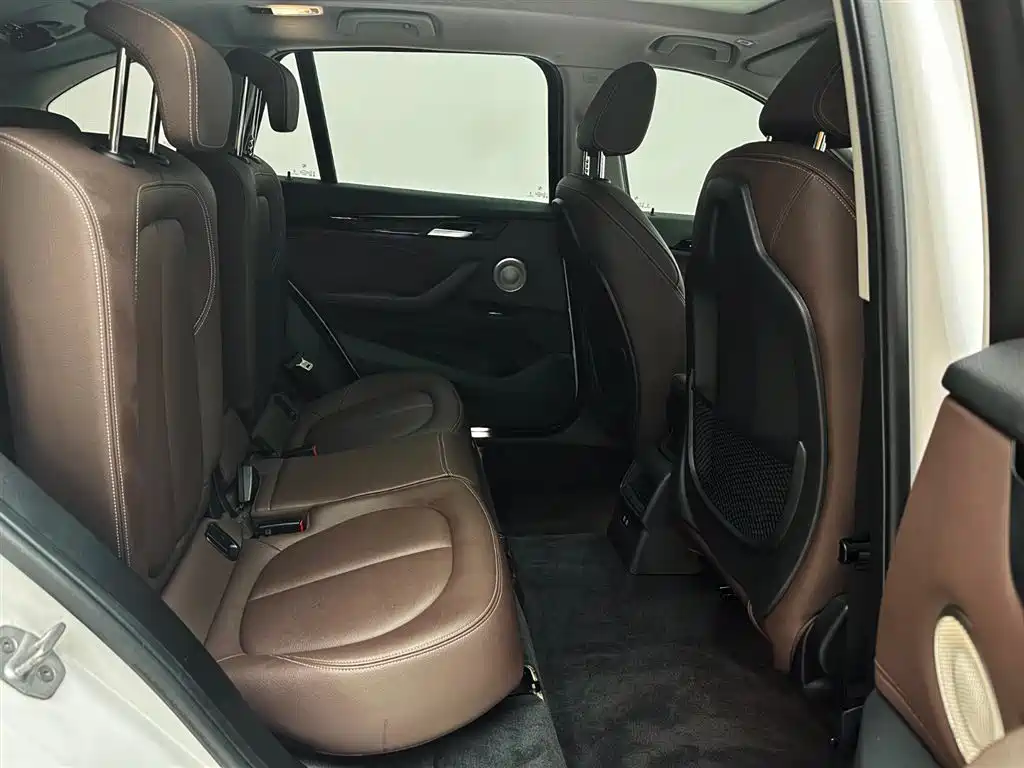 BMW X1 2022 sDrive20Li Fashion фото 23