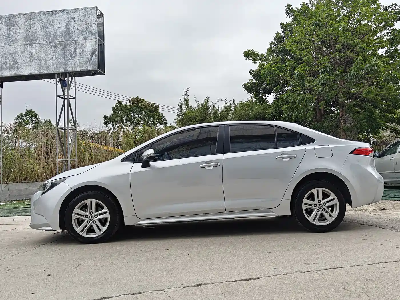 Toyota Levin 2019 185T CVT Luxury Edition China V фото 8