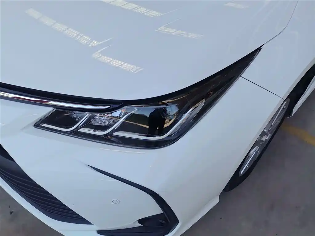Toyota Corolla 2021 Hybrid 1.8L E-CVT Pioneer Edition фото 17