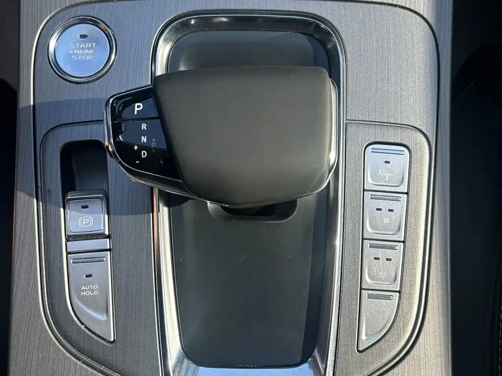Changan Oshan X7 2021 2021 1.5T Face Recognition Full-Auto Parking Space Leisure Edition