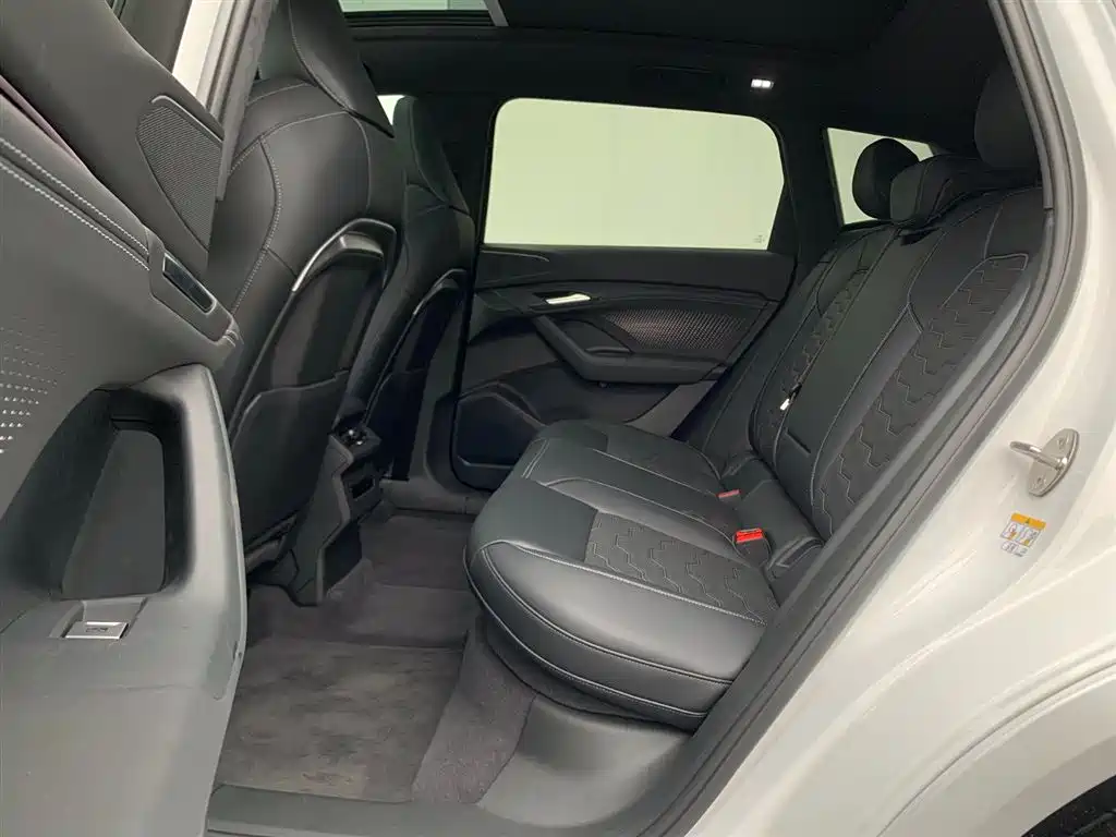 Audi Q6L e-tron 2025 Extended Range Edition фото 8