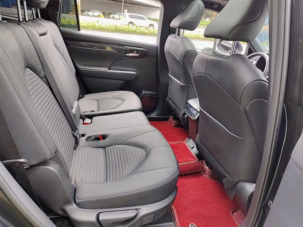 Toyota Crown Kluger 2022 2.0T 4WD Dynamic Edition фото 11