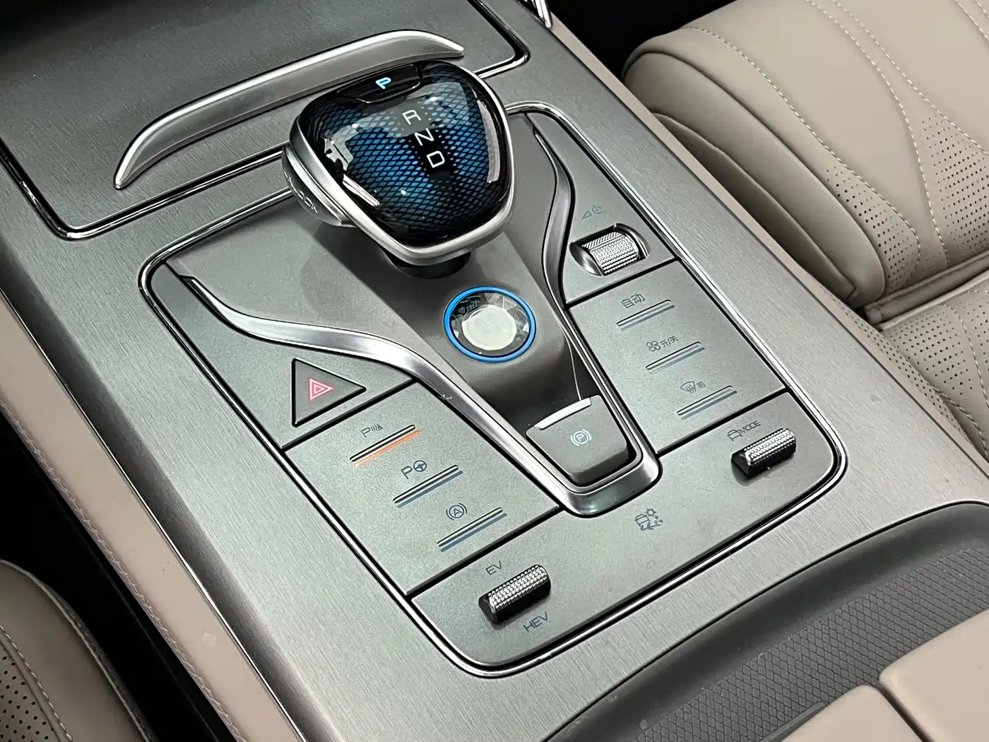 BYD Tang New Energy 2025 Smart Driving Edition DM-i 115KM Flagship фото 22