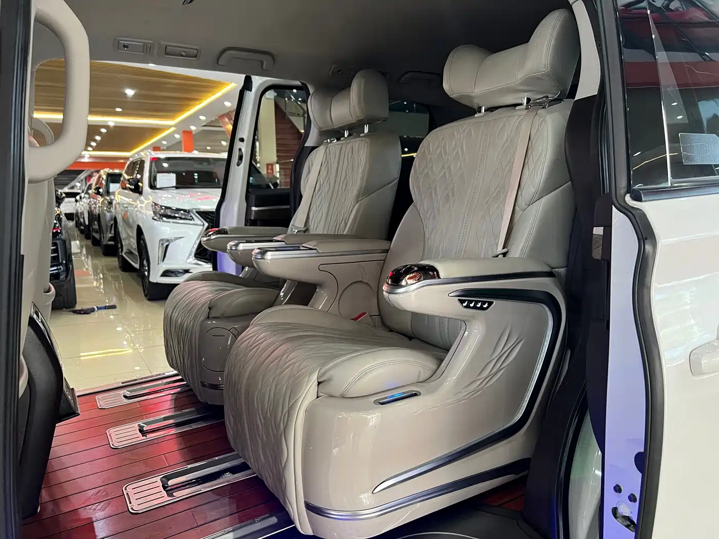 GAC Trumpchi Trumpchi M8 2021 Leading Show Series 390T Luxury Edition фото 13