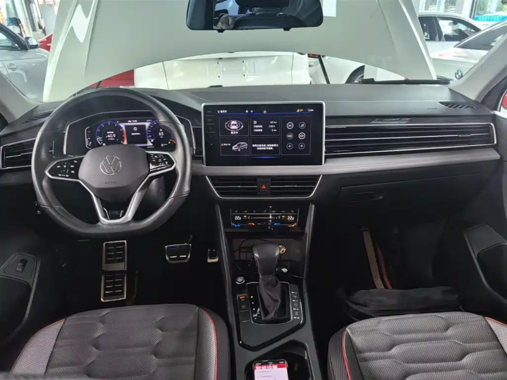 Volkswagen Tiguan L 2022 330TSI Auto 2WD R-Line Premium Edition фото 6