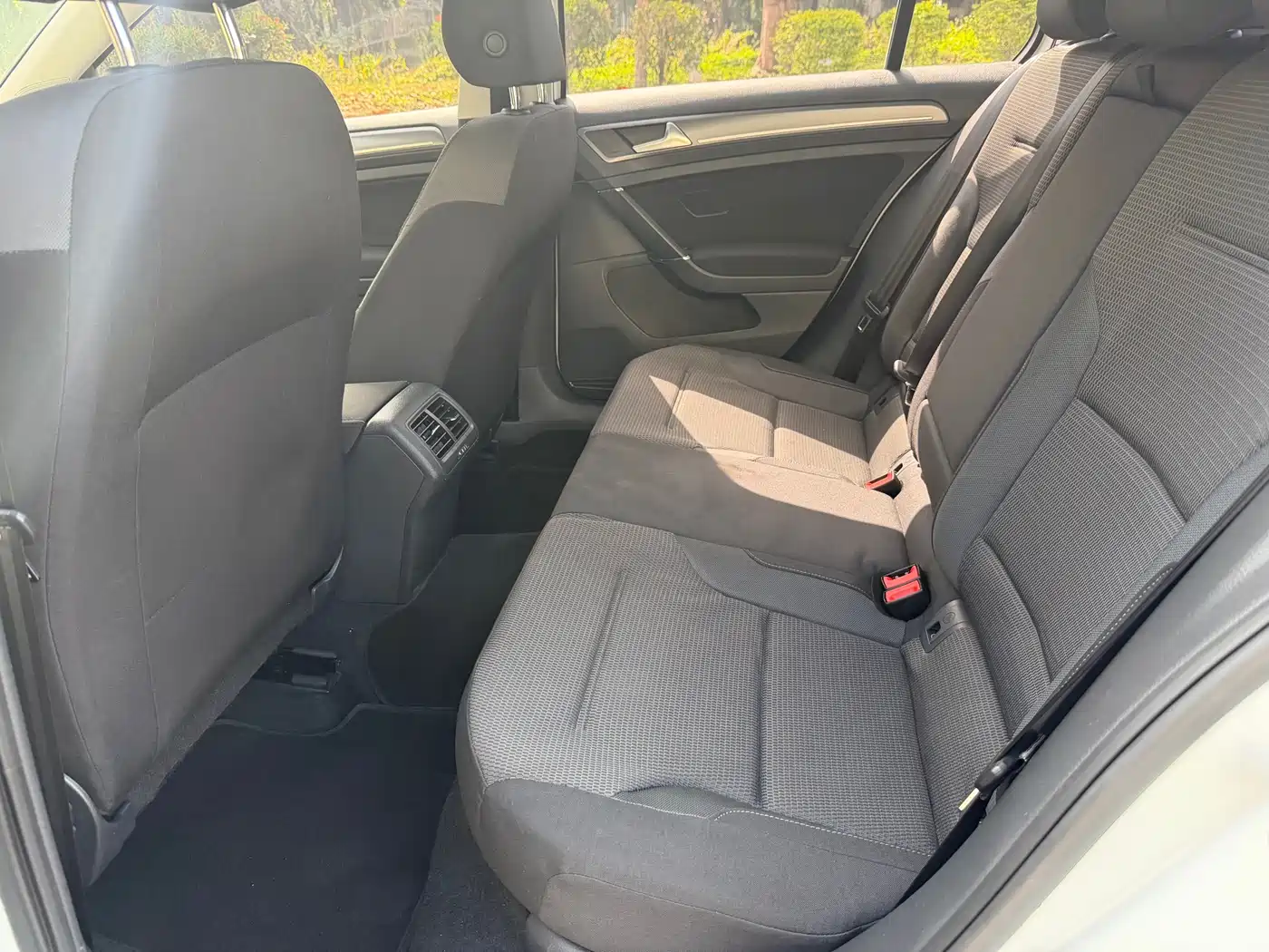 Volkswagen Golf 2017 230TSI Auto Comfort Millionth Anniversary Edition фото 9