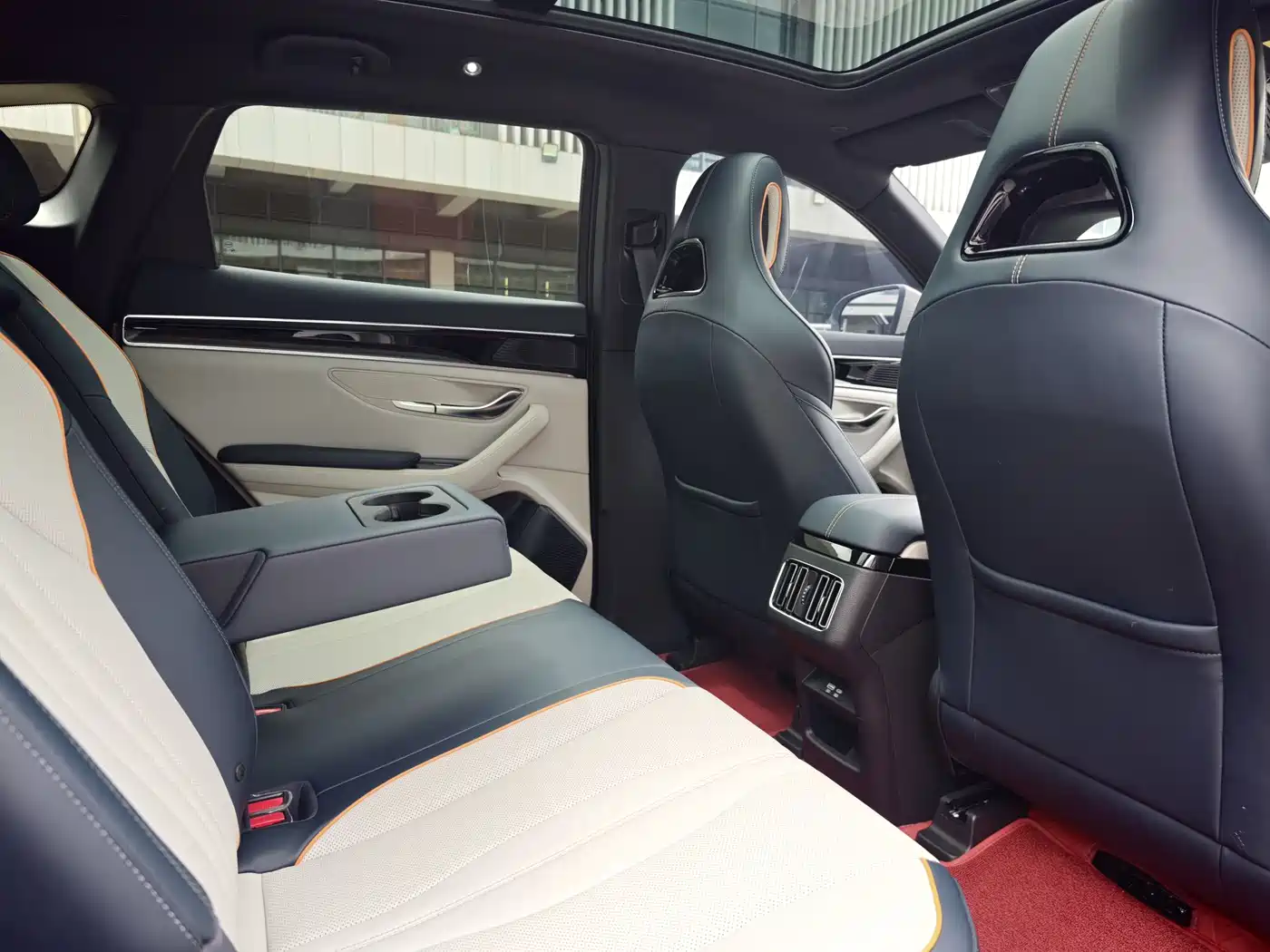 BYD Song PLUS PHEV 2024 Glory Edition DM-i 150km Flagship PLUS фото 14