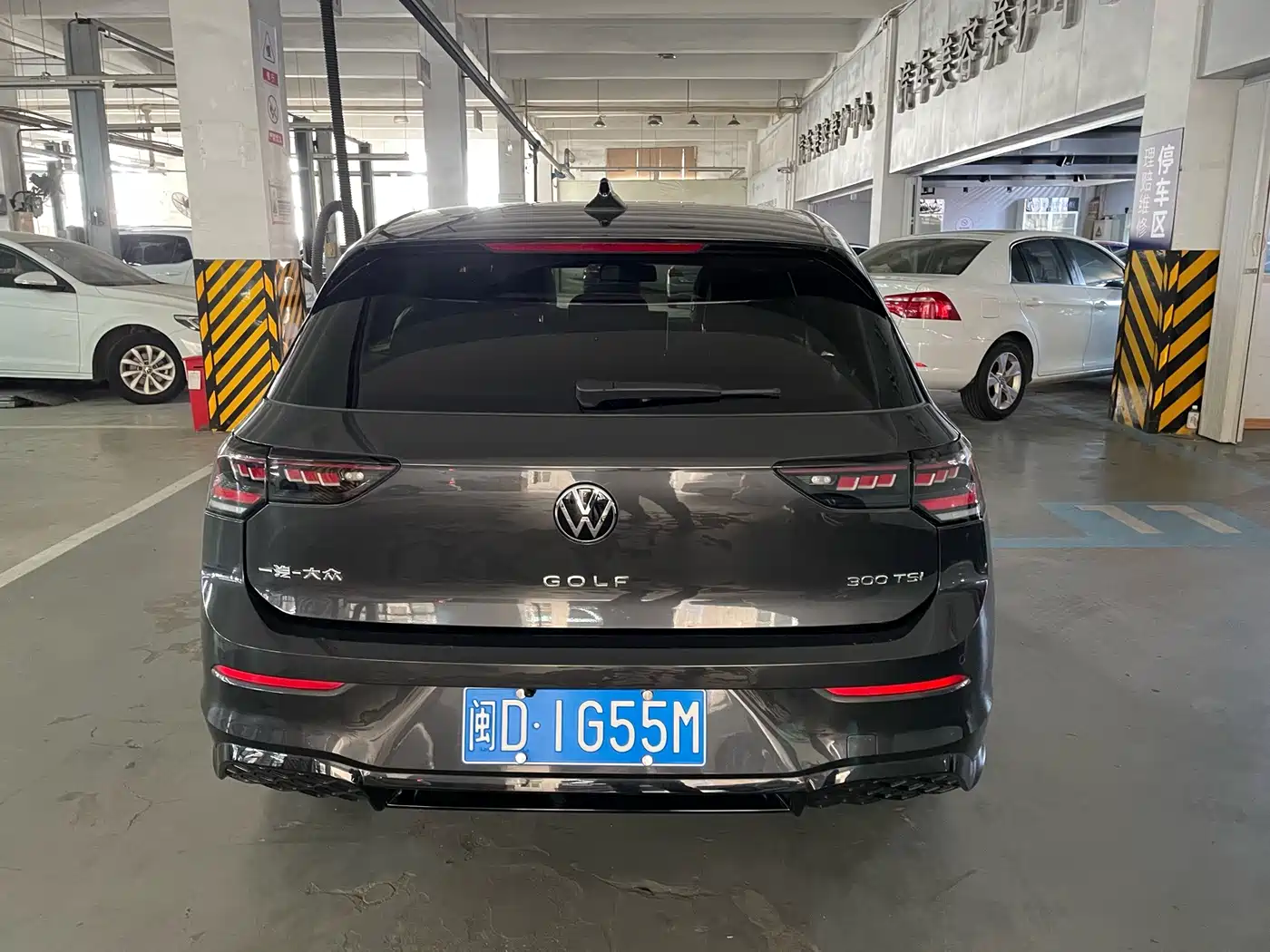 Volkswagen Golf 2025 2025 300TSI R-Line