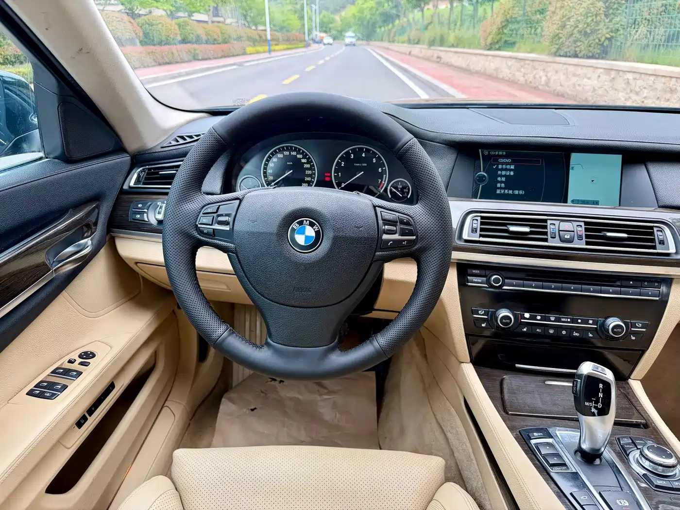 BMW 7 Series 2011 730Li Elegance фото 13