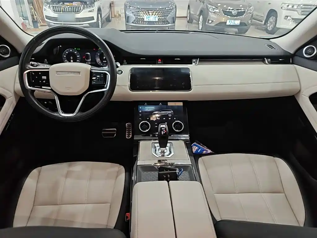 Land Rover Range Rover Evoque 2023 Range Rover Evoque L 249PS Luxury Edition фото 10