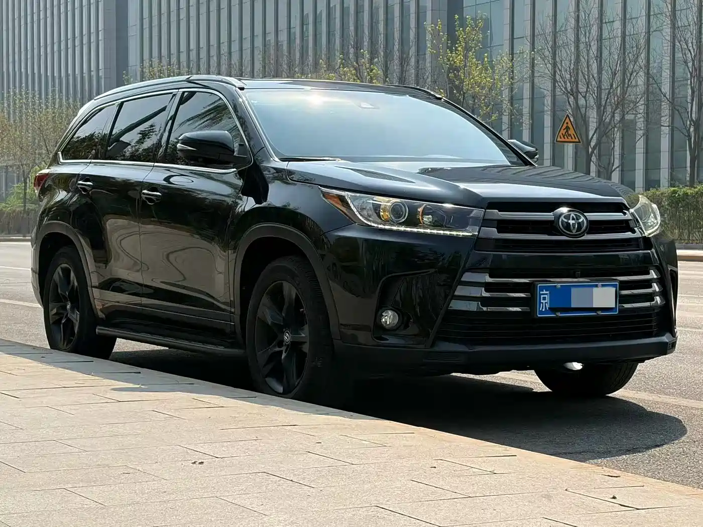 TOYOTA HIGHLANDER