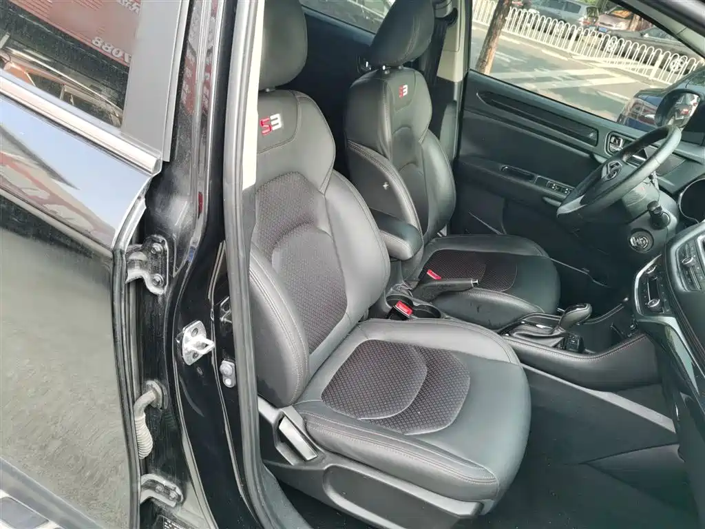 JAC Motors Refine S3 2017 2017 1.6L CVT Luxury Smart