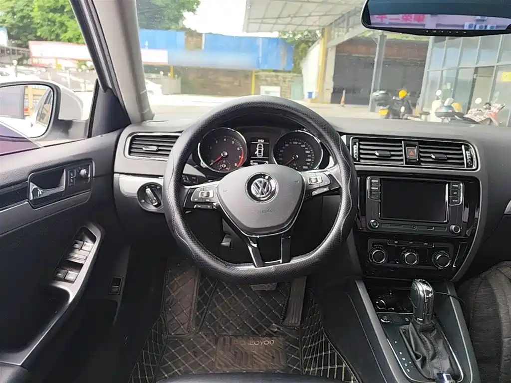 Volkswagen Sagitar 2018 280TSI DSG Spark Edition фото 11