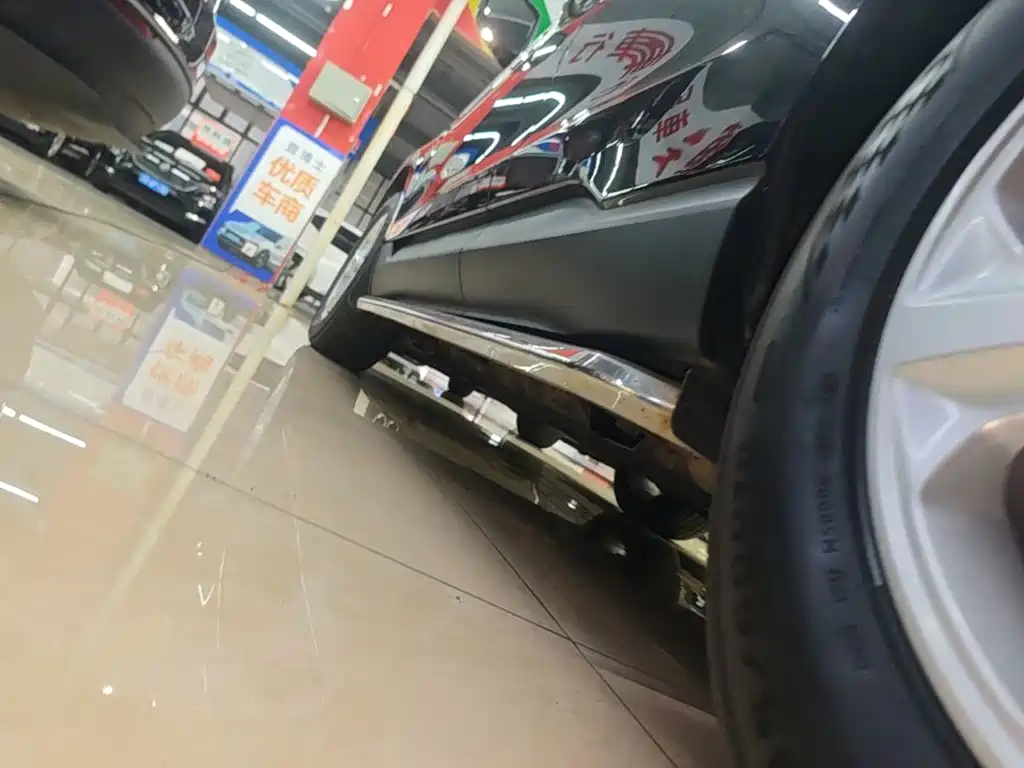 Фото 22 - Ford Edge