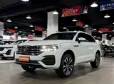 Фото 1 - Volkswagen Touareg