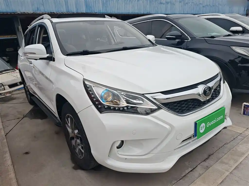 BYD Song 2016 Unrivaled Edition 1.5TI Manual Elegance Edition фото 4
