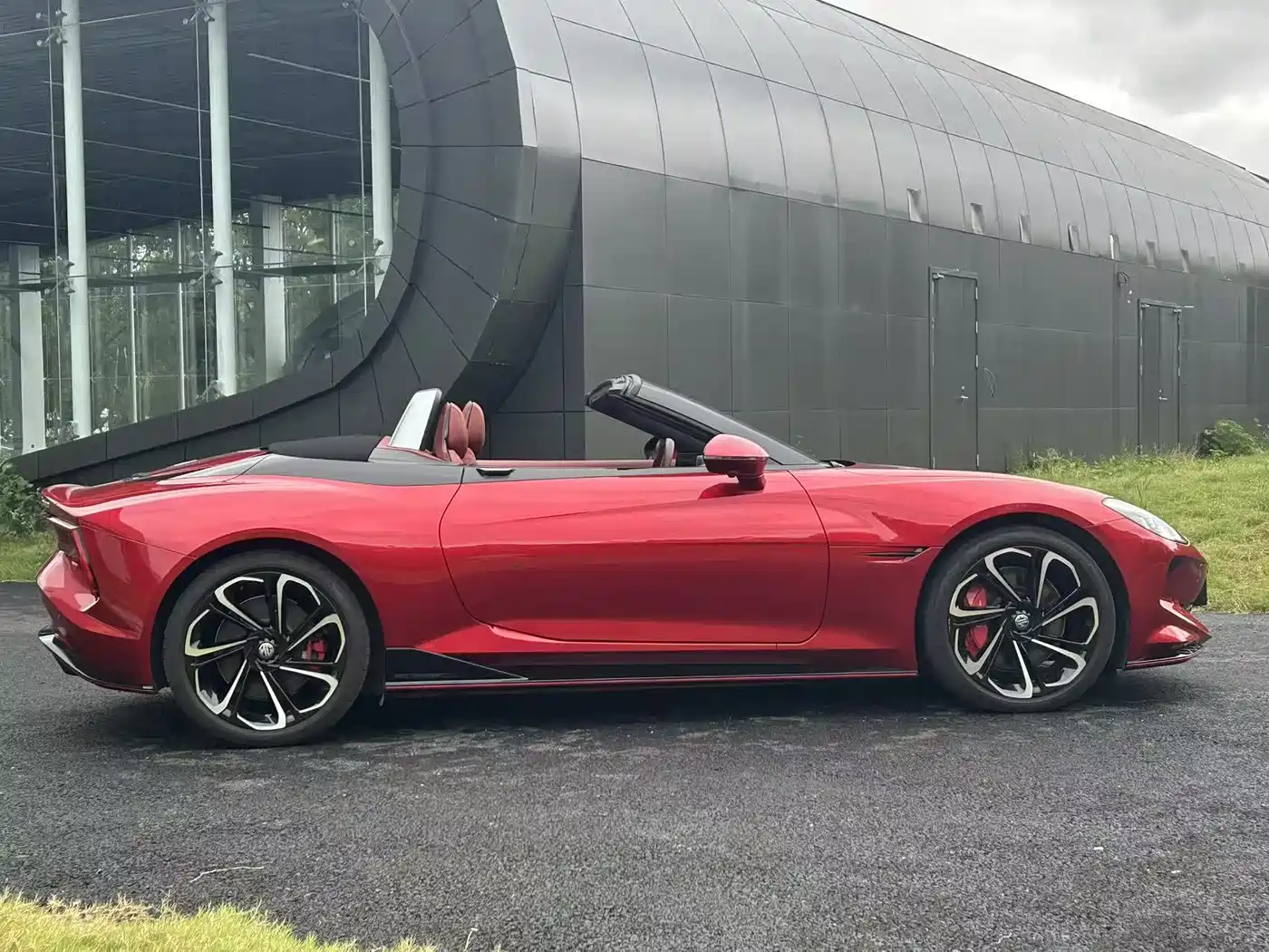 MG Cyberster 2024 520km Legendary AWD Version фото 14