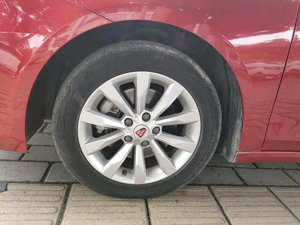 Фото 23 - Roewe i6