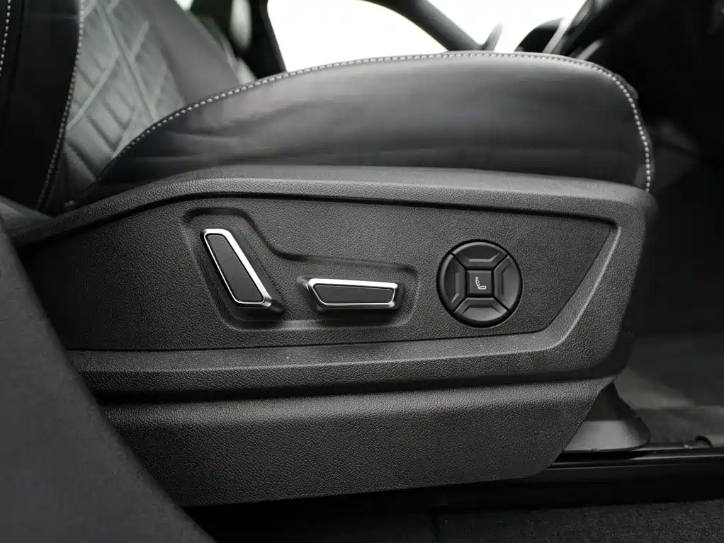 Audi Q6 2023 2024 45 TFSI quattro Qi Yun Flying Rider Package 6-seater