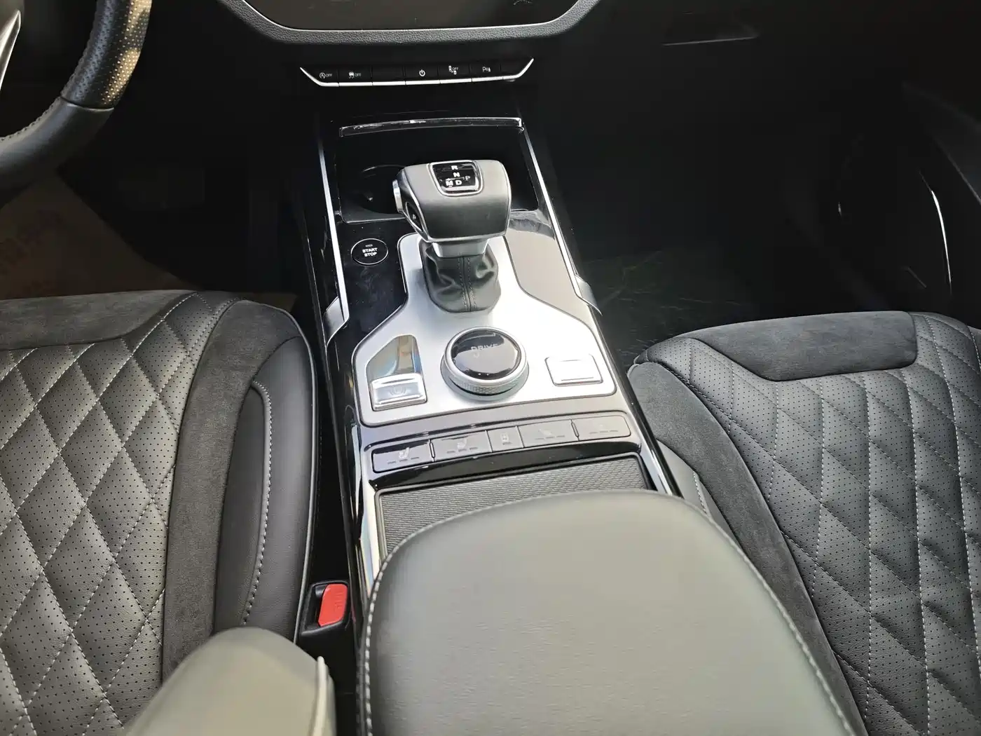 Hongqi HS5 2019 2.0T Smart Connect Enjoy 4WD Edition фото 7