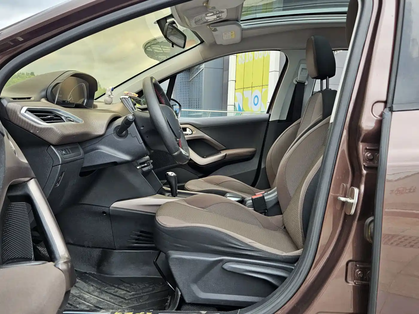 Peugeot 2008 2015 2014 1.6L Automatic Fashion Edition