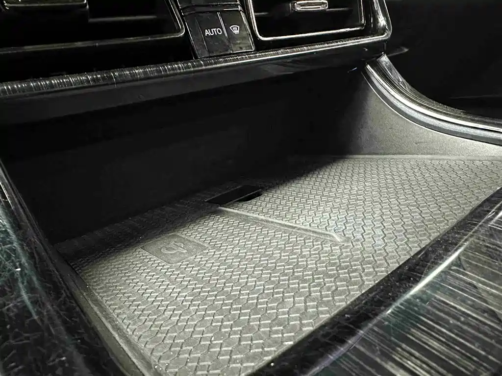 GAC Trumpchi Trumpchi GS8 2022 Dual Engine Series 2.0TM 4WD Flagship Edition (6-Seater) фото 22