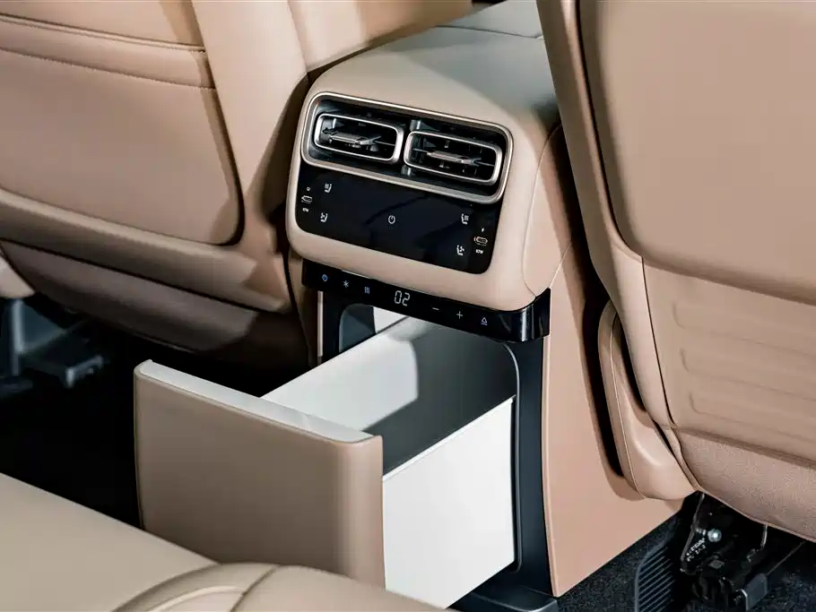 Li Auto i6 2026 2025 2WD Base Model