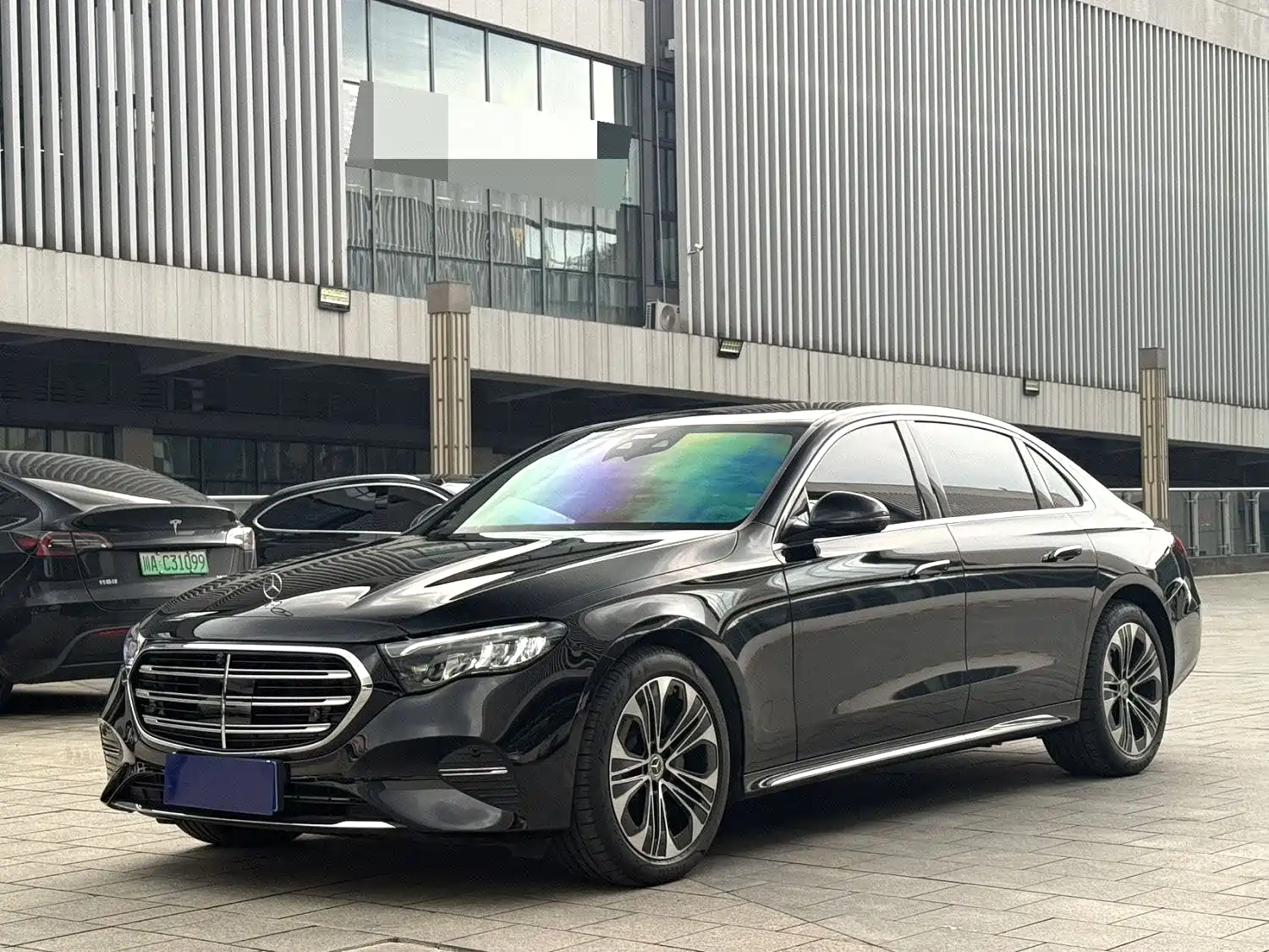 صورة 1 - Mercedes-Benz E-Class
