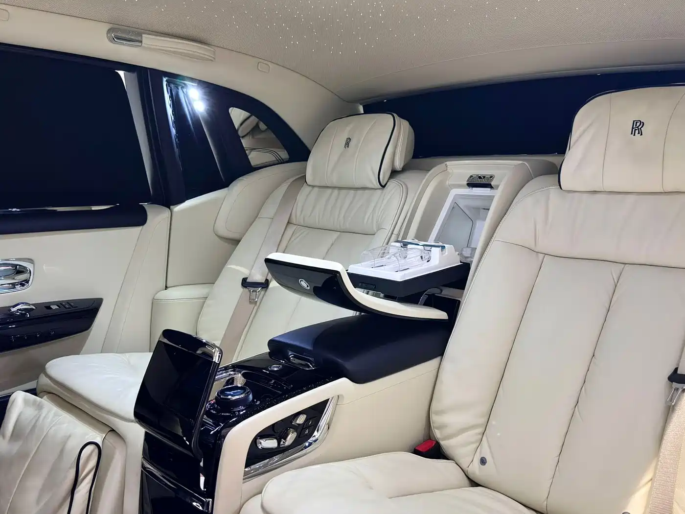 Rolls-Royce Phantom 2018 6.7T Long Wheelbase Version фото 15