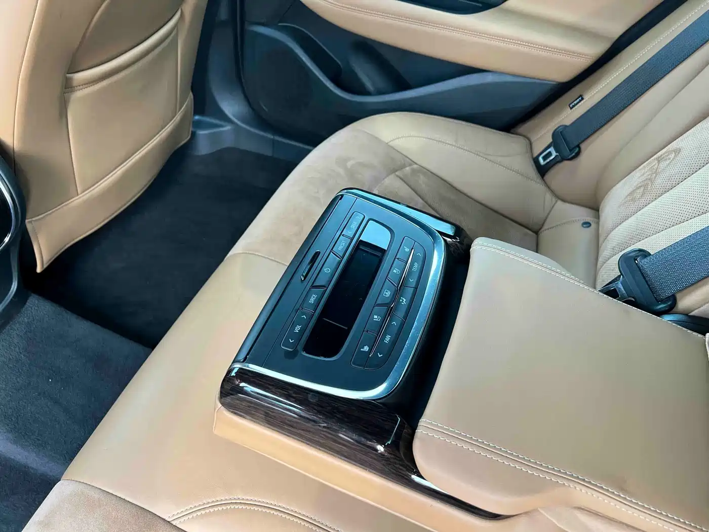 Photo 7 - Buick LaCrosse
