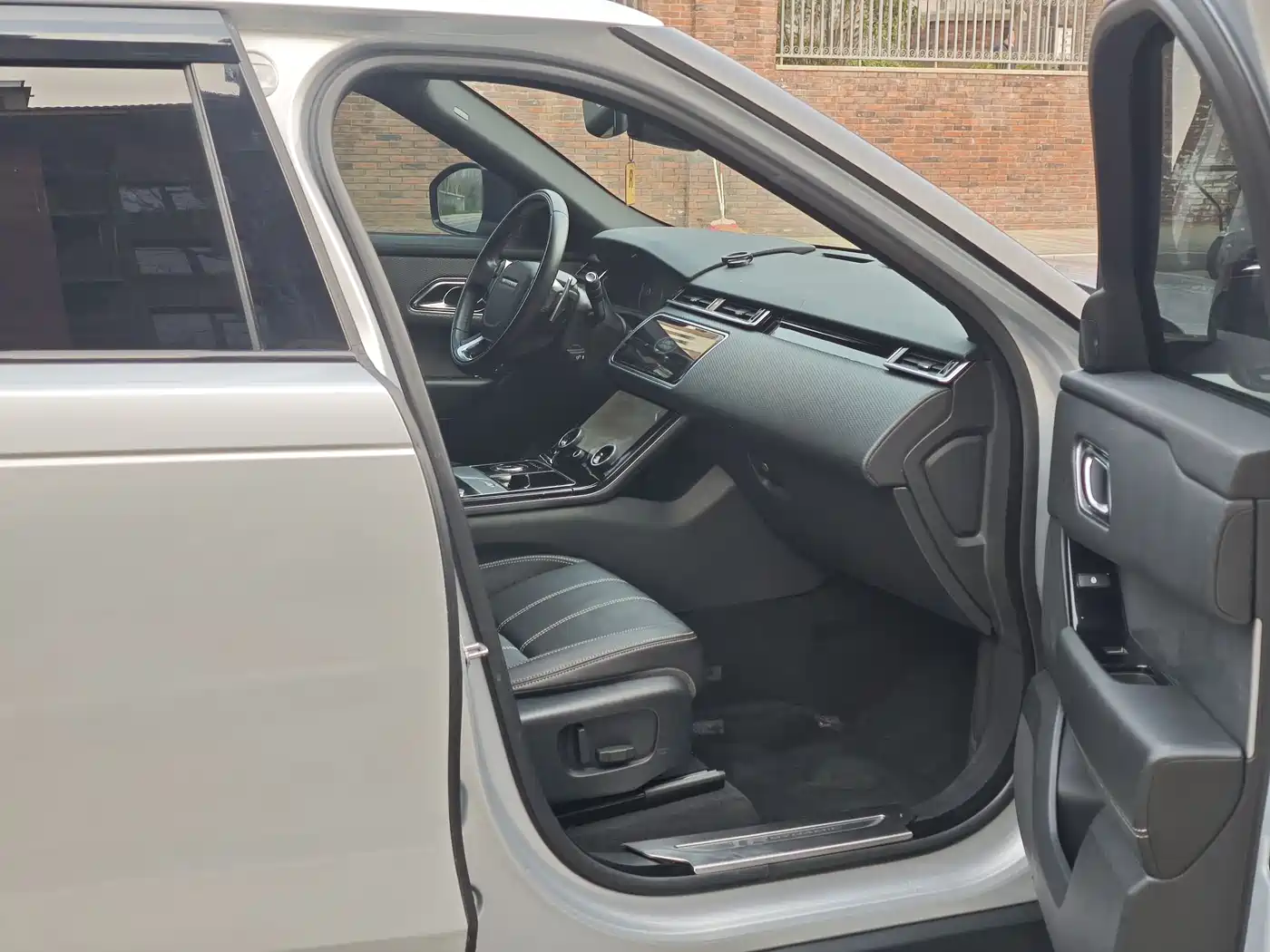 Land Rover Range Rover Velar 2018 P300 R-DYNAMIC S фото 4
