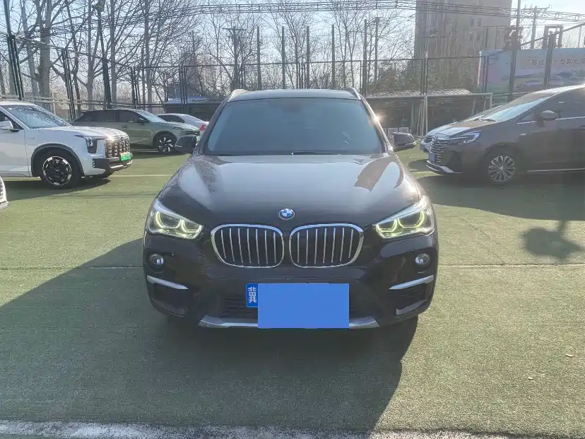 BMW X1 2018 sDrive18Li Premium Model фото 2