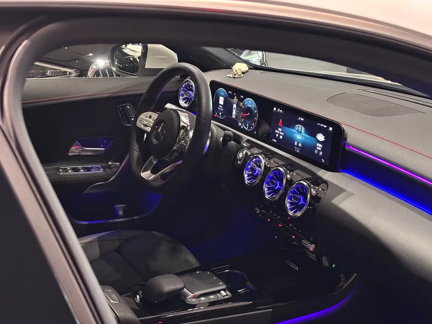 Mercedes-Benz CLA (Import) 2021 CLA 200 фото 13