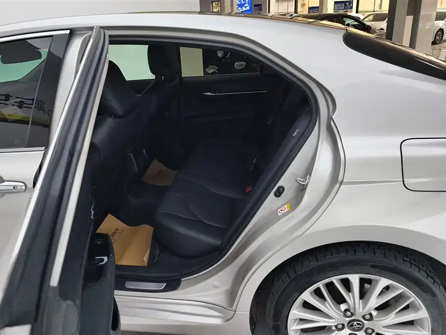 Toyota Camry 2018 2.5G Luxury Edition фото 11