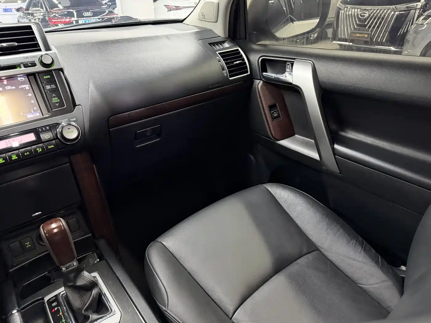 Toyota Prado 2016 3.5L Auto TX-L NAVI фото 10