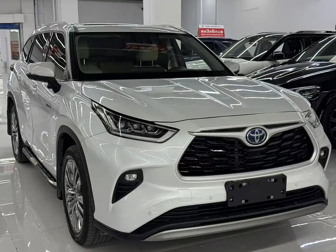 Фото 2 - Toyota Highlander