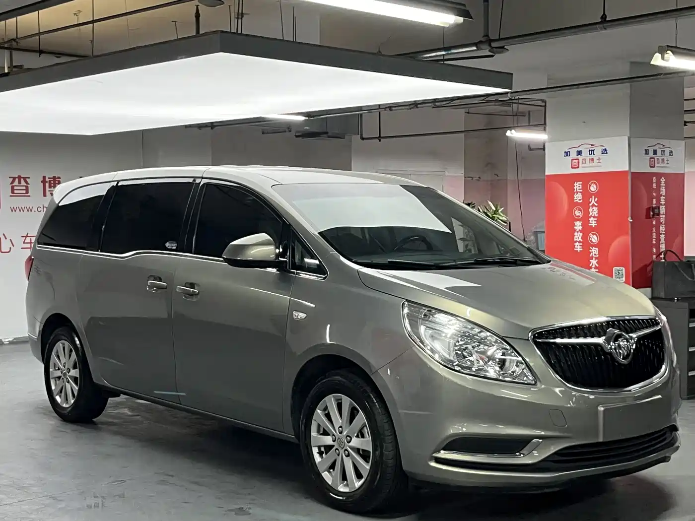 Buick GL8 2018 28T Comfort China VI фото 3