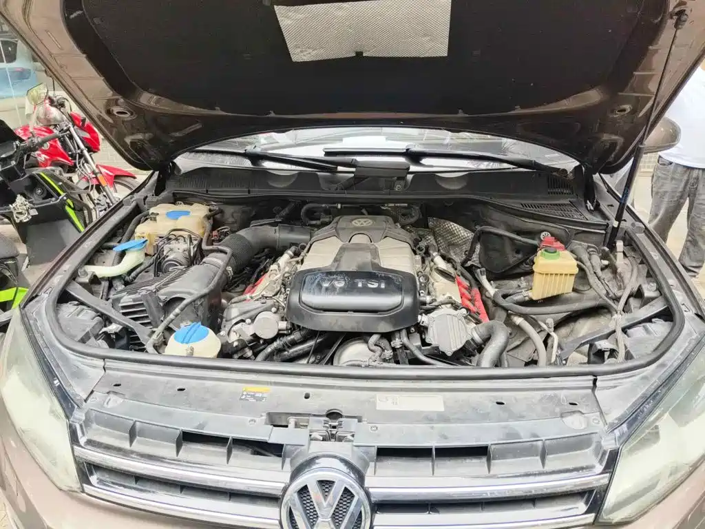 Фото 3 - Volkswagen Touareg